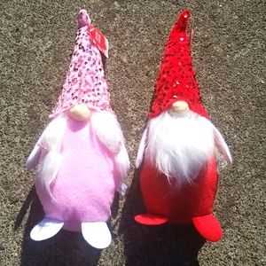 COPY 🇺🇦 2 Festive Scandinavian Gnomes New With Tag